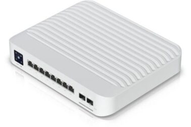 Switch Ubiquiti UniFi Pro 8 PoE 8 puertos Gigabit 2 SFP+ 120W